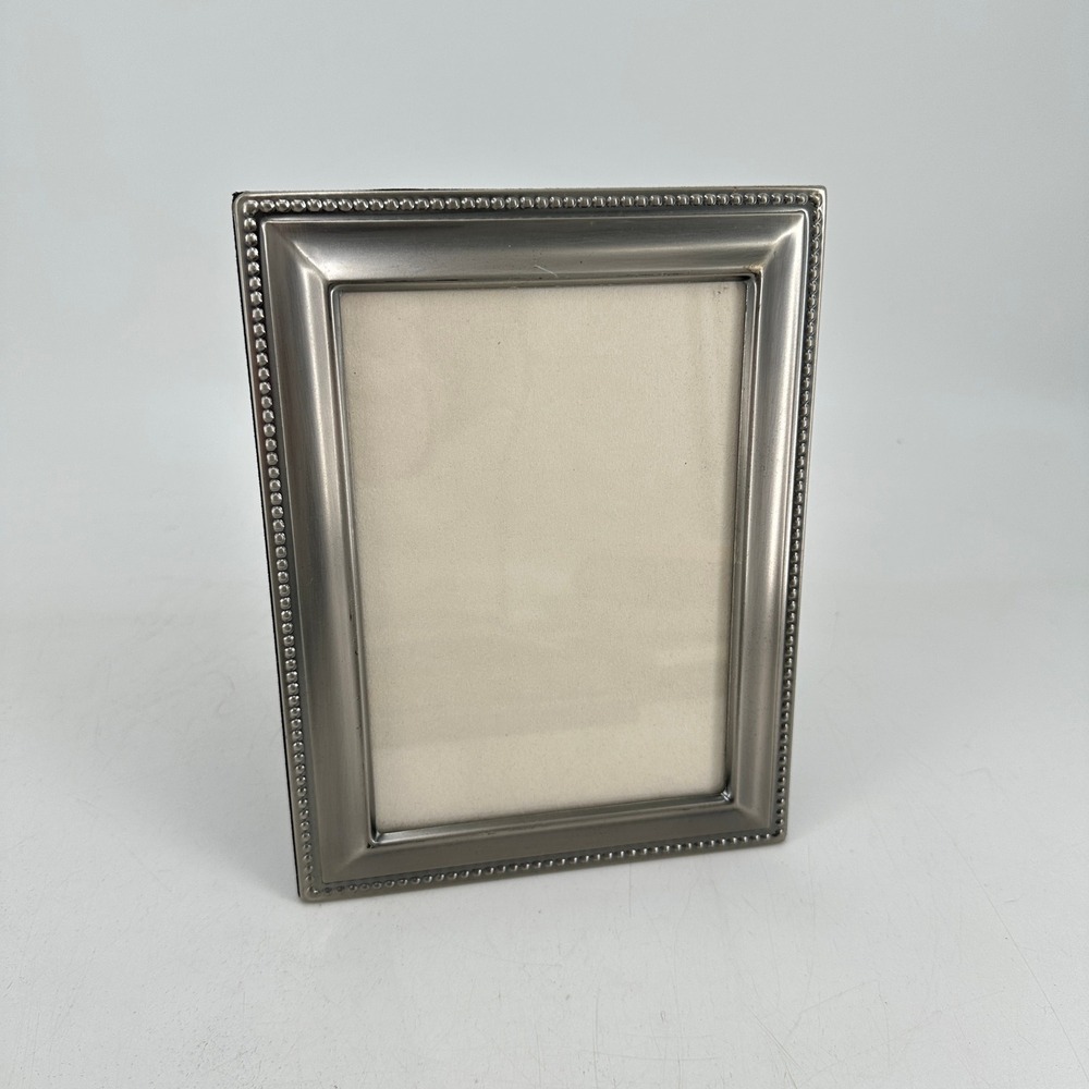 Connoisseur Taylor Silver Tone Beaded 5x7 Picture Frame Brushed Metal Tabletop
